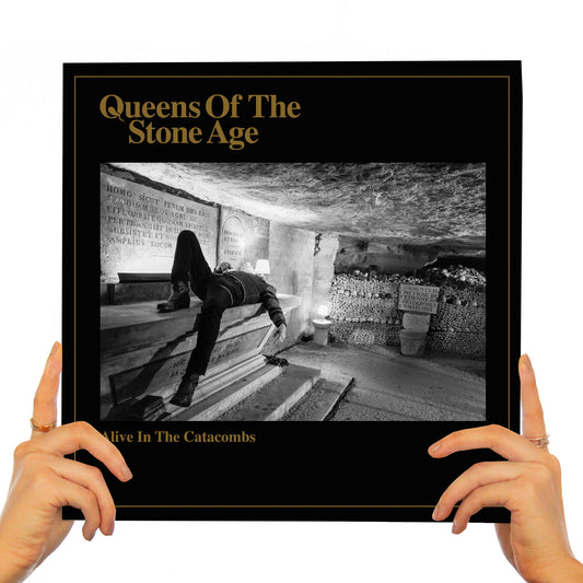 QUEENS OF THE STONE AGE – ALIVE IN THE CATACOMBS